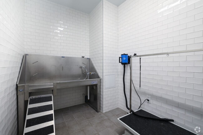 The James Apartments, Haverhill, MA 01835 - photo 6