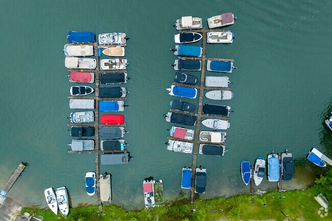 Dock your boat at the White Lake Public Boat Launch in Highland Charter.