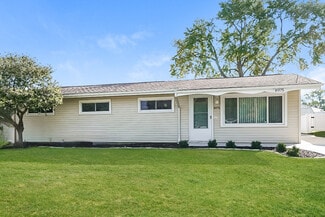 8975 Cambridge Dr, Northfield, OH 44067