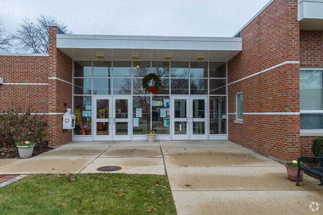 Hawthorne Elementary School has 164 students in grades K-5.