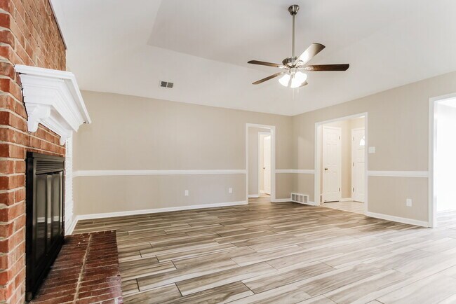 8650 Oak Trail Ln, Cordova, TN 38018 - photo 3