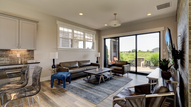 7417 Peristyle Ln, McCordsville, IN 46055 - photo 2