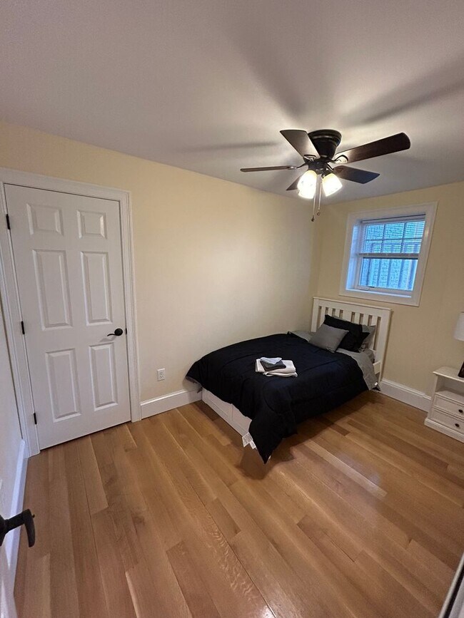 416 Pearl St unit 416 Pearl St 2 - Re, Burlington, VT 05401 - photo 7