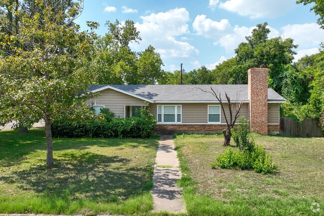 Heart of Texas homes come in a variety of styles, including remodeled ranches.