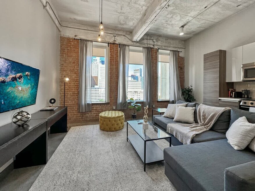 500 S Ervay St unit ID1055724P, Dallas, TX 75201 - photo 1