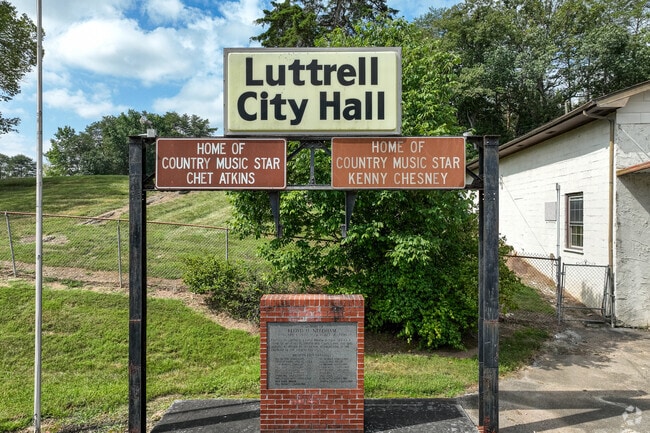 Luttrell is proud to be the hometown of country legends Chet Atkins and Kenny Chesney.
