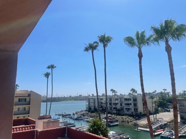 4705 Marina Dr, Carlsbad, CA 92008 - photo 2