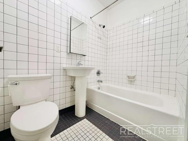 294 Harman St unit 1R, Brooklyn, NY 11237 - photo 5