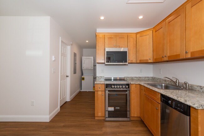 43 Main St unit 43A Main Street, North Berwick, ME 03906 - photo 5