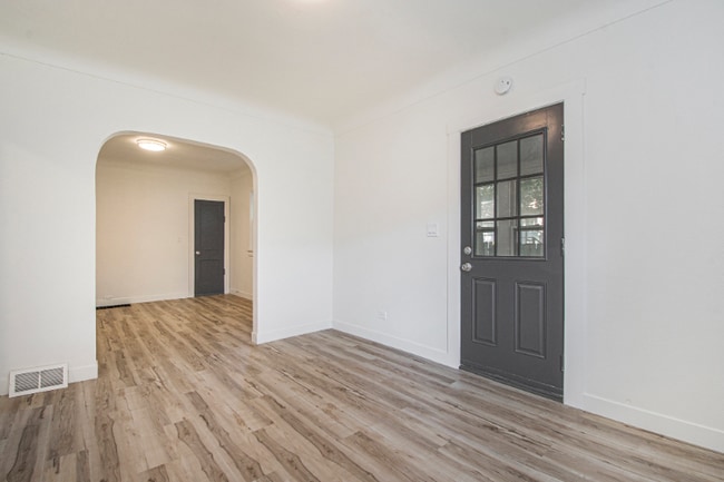 1036 Park St SW, Grand Rapids, MI 49504 - photo 5