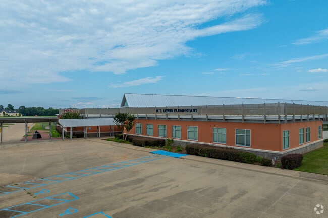 W.T. Lewis Elementary