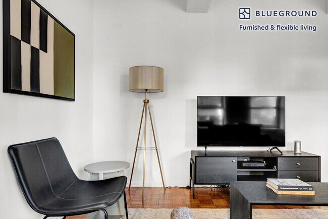 360 W 34th St unit FL4-ID675, New York, NY 10001 - photo 2