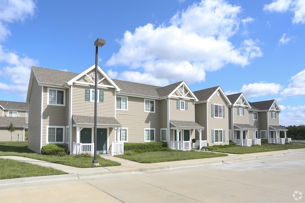 Hickory Hills Residences, Junction City, KS 66441 - photo 1