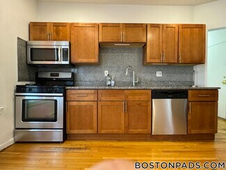 2 Torpie St Unit 2, Boston, MA 02120