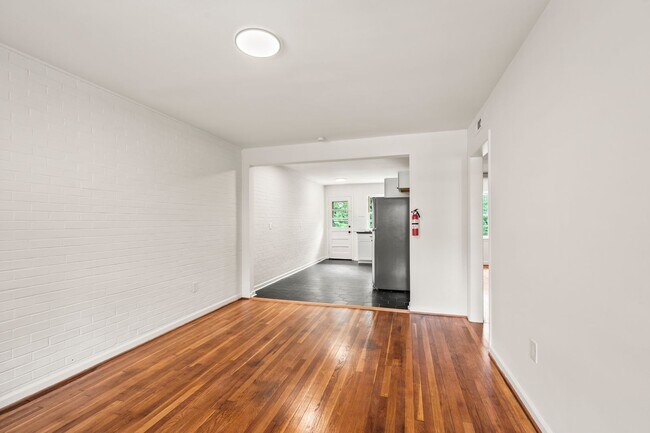 1640 W Northwest Blvd, Winston Salem, NC 27104 - photo 5