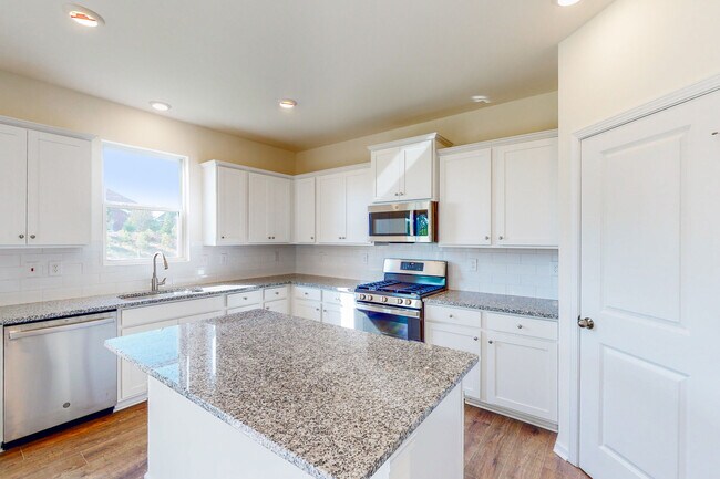 1216 Fremont Dr unit 36168969, Wingate, NC 28174 - photo 5