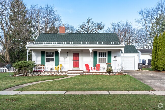 Whitewater has a variety of homes including meticulously maintained single-family ranch homes.