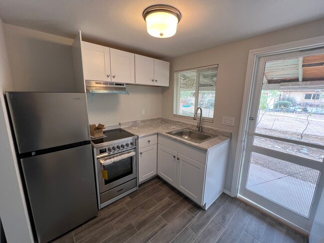 441 E Brady St unit 2, Florence, AZ 85132 - photo 2