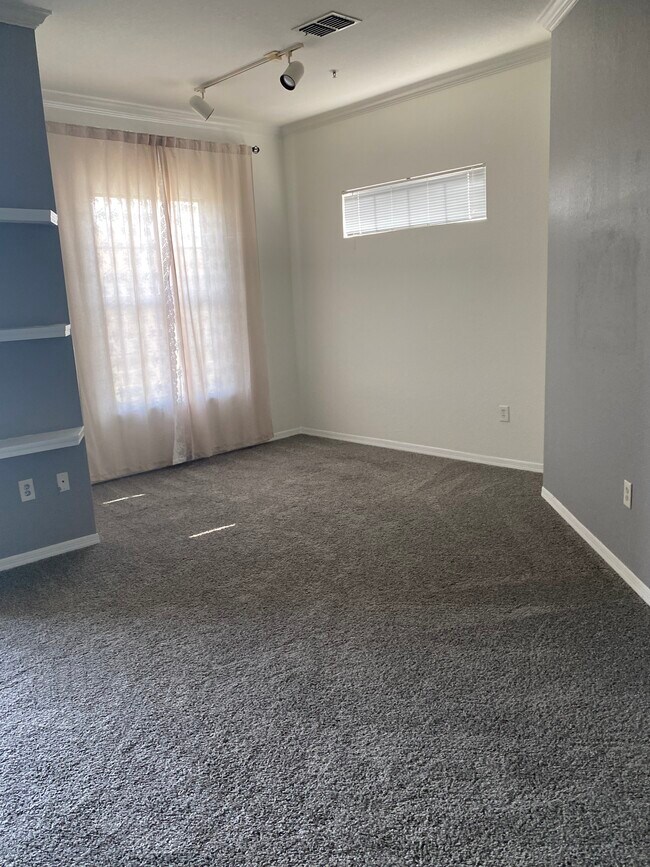 8397 38th Street Cir E unit 305, Sarasota, FL 34243 - photo 3