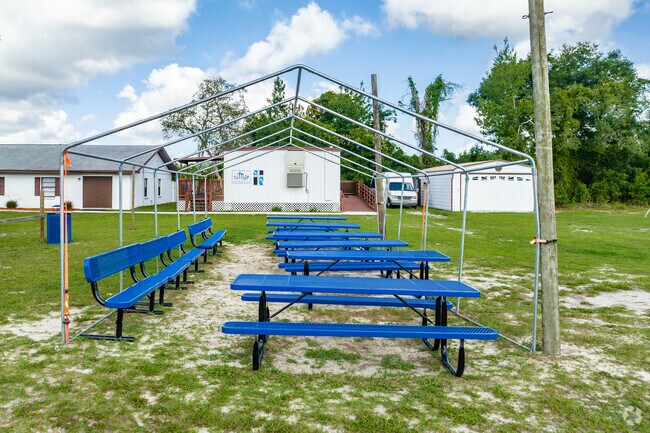 In Spring Hill Faith Christian Academy serves 105 students in grades Prekindergarten-12.