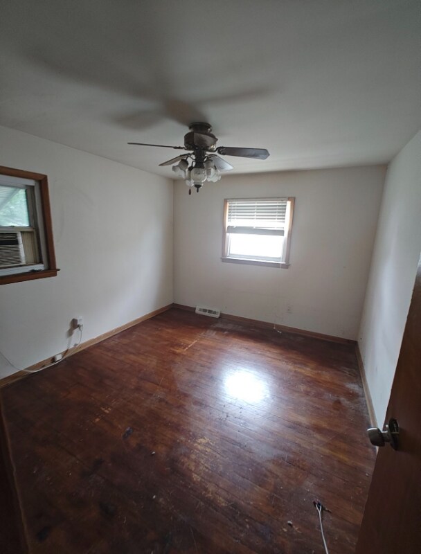 12920 Garland Ave unit Up, Cleveland, OH 44125 - photo 6