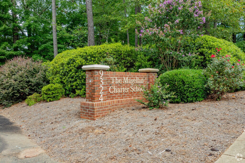 Raleigh, NC's Magellan Charter School serves children in grades 6-8.