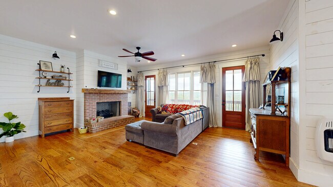 429 Hubert Harris Rd, Cornelia, GA 30531 - photo 3