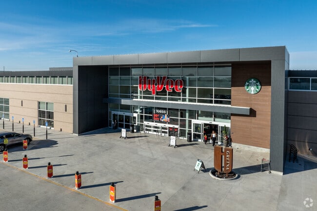 Hy-Vee near Gretna is a great place for all of your shopping needs.