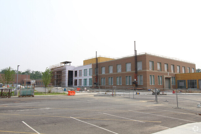 Indian Hill Middle School prepares students for high school.