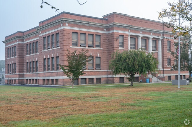 Betsey B. Winslow Elementary School