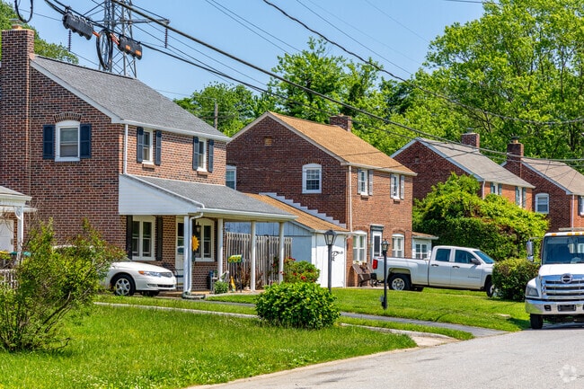 Brick Colonial homes are one of the most popular options in Wilmington Manor.