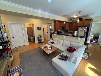 11 Orchard St Unit 2, Cambridge, MA 02140