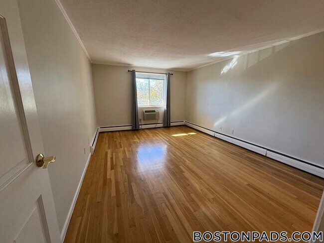 50 Green St unit 411, Brookline, MA 02446 - photo 5