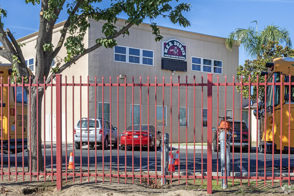 Dubois Public Charter is a charter school located in Fresno.