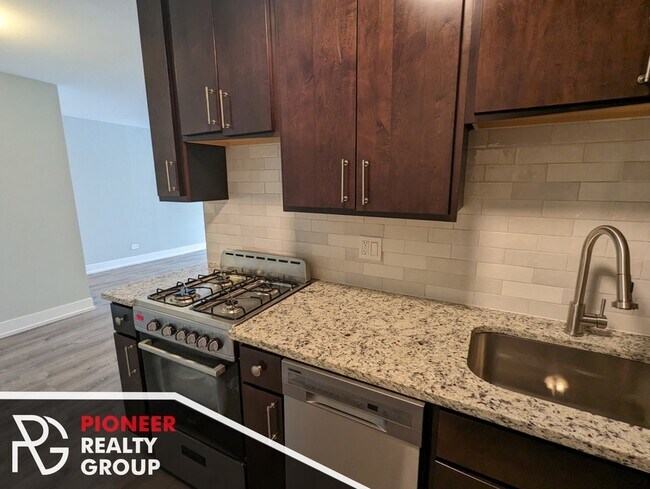 454 W Barry Ave unit 4, Chicago, IL 60657 - photo 5
