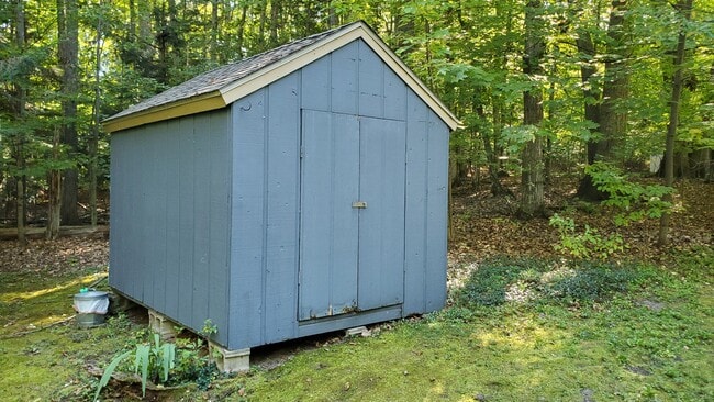 7967 Sunset Dr, Traverse City, MI 49685 - photo 5