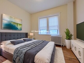 29 Park Dr Unit 1, Boston, MA 02215