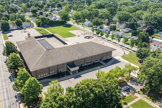 Lincoln Elementary School is a public school for grades PK-5th in Green Bay, WI.