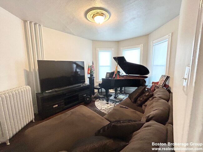 151 E Cottage St unit 1, Dorchester, MA 02125 - photo 5