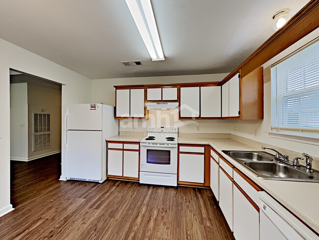 1202 Larzelere Ln, La Vergne, TN 37086 - photo 3