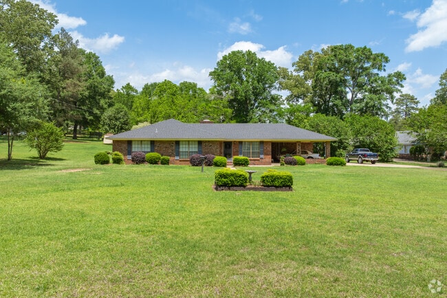 Homes on the outskirts of Grenada are spacious and situated on larger lots.