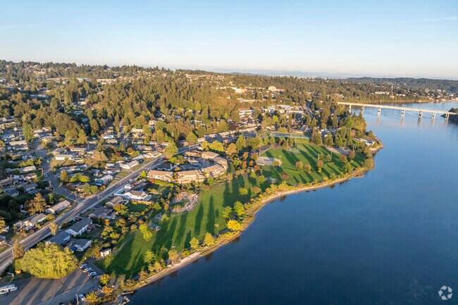 Lions Park is a 17 acres park with a 0.7 mile loop overlooking the water in Sheridan Park WA.