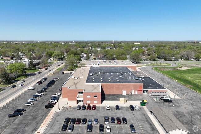 North Junior High School lies within the St. Cloud Public School District.