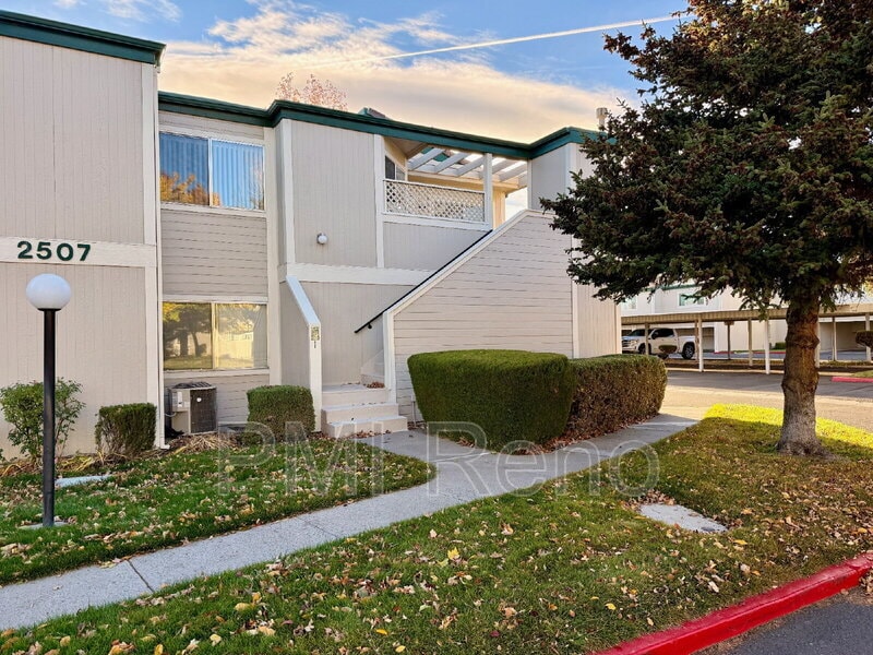 2507 Sycamore Glen Dr unit 1, Sparks, NV 89434 - photo 1