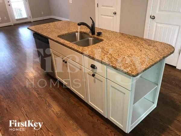 356 Spring St, Davidson, NC 28036 - photo 7