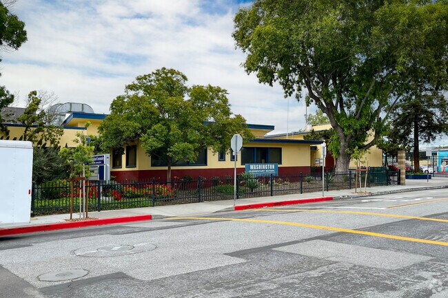 Washington Elementary School is a Public School located in Washington-Guadalupe Neighborhood.