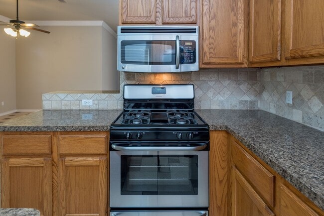 1714 Laura Ln, College Station, TX 77840 - photo 5