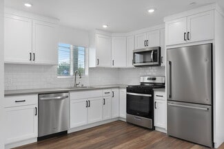 13037 San Fernando Rd, Sylmar, CA 91342