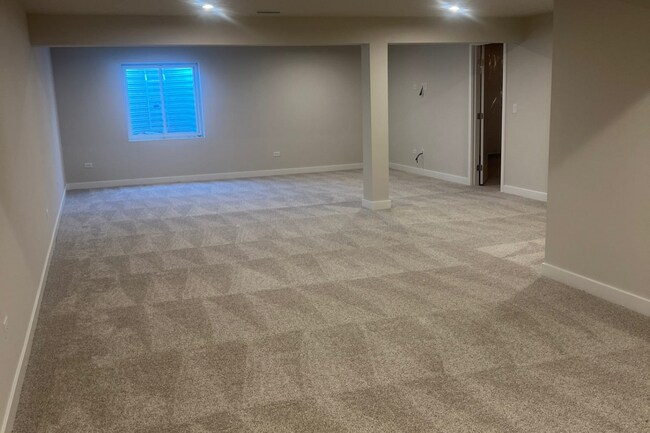 1253 Marigold Ln, Hampshire, IL 60140 - photo 5