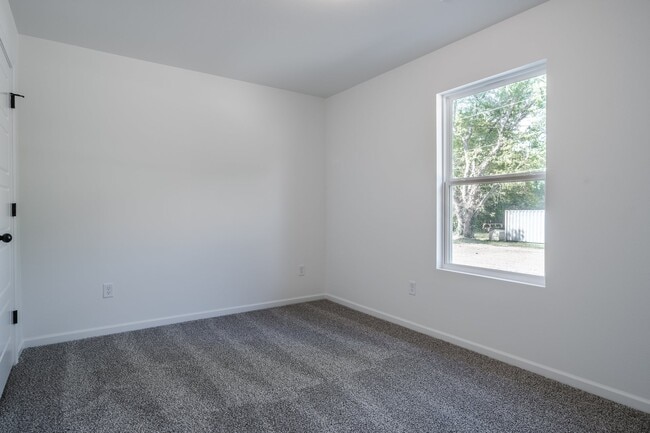 1325 E Valley St, Joplin, MO 64801 - photo 3